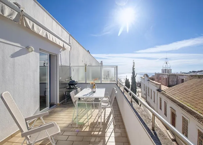 Old Town 2br 50m Ocean W/ Ac Wi-fi Parking Terrace Apartment *
