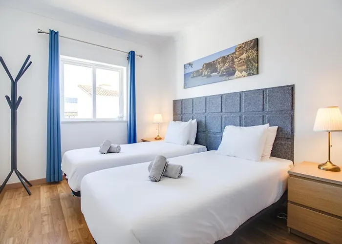 Old Town 2br 50m Ocean W/ Ac Wi-fi Parking Terrace Apartment *