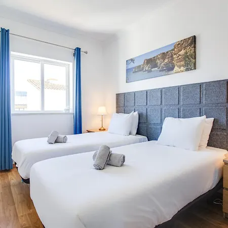 Old Town 2br 50m Ocean W/ Ac Wi-fi Parking Terrace Apartment *
